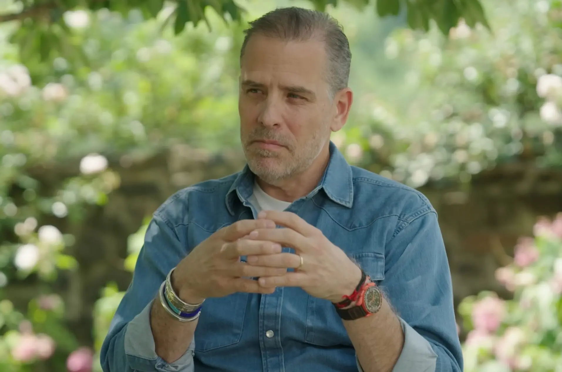 Hunter Biden’s Furious Reaction to Stage Incident Revealed!